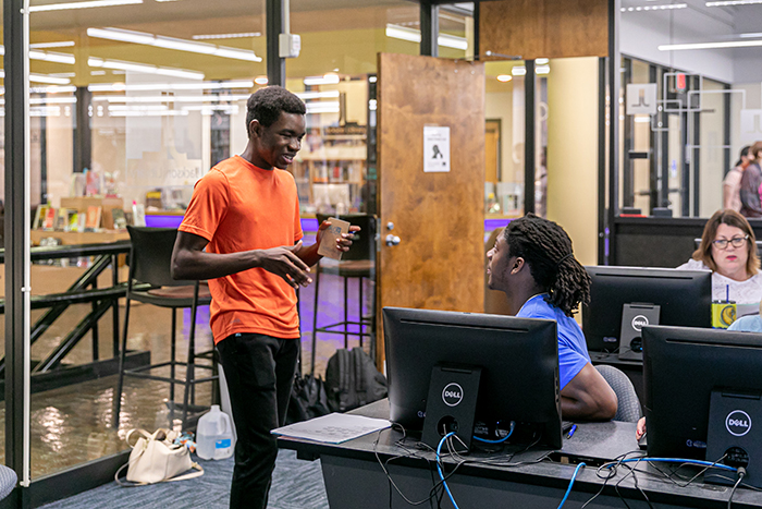 students with computer