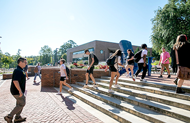 students changing class