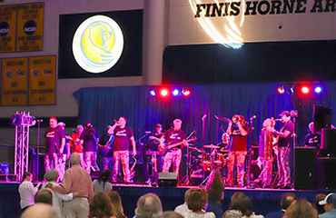 the Swingin Medallions perform